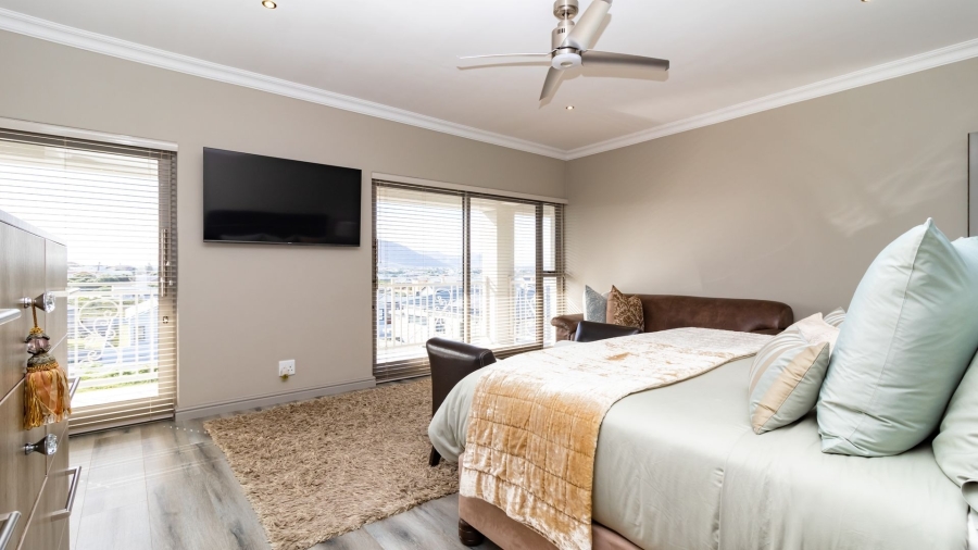 6 Bedroom Property for Sale in Kleinbaai Western Cape